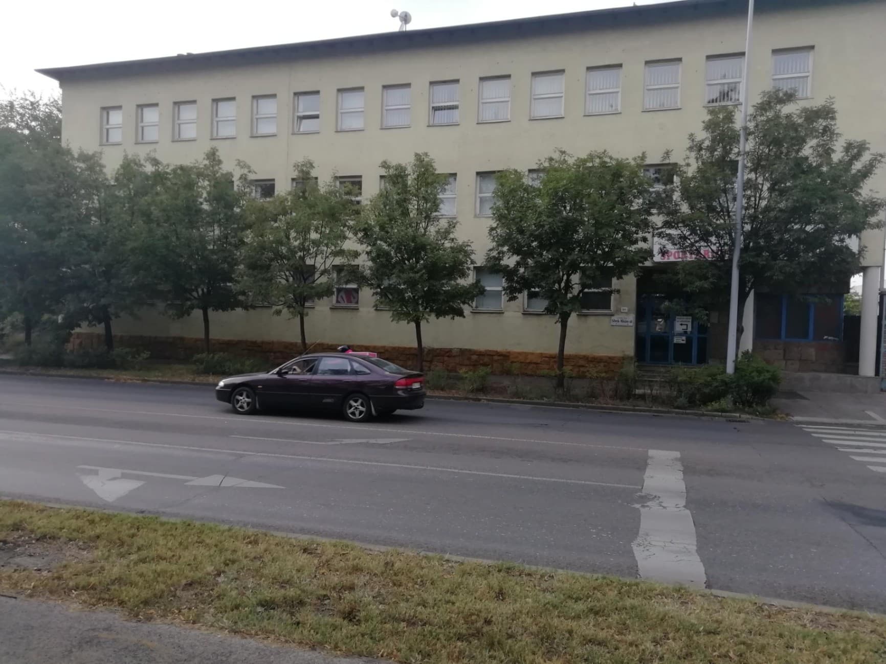 Comercial în Budapest, Ungaria – Anunț BixBuz (79)